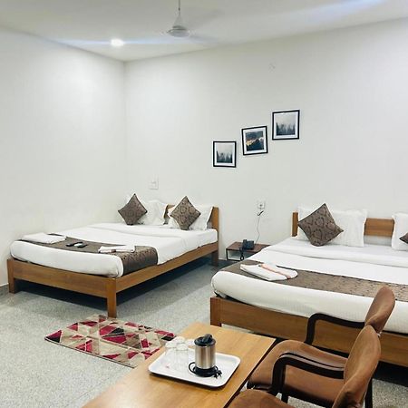 Hotel Queens Comfort Mysore Buitenkant foto