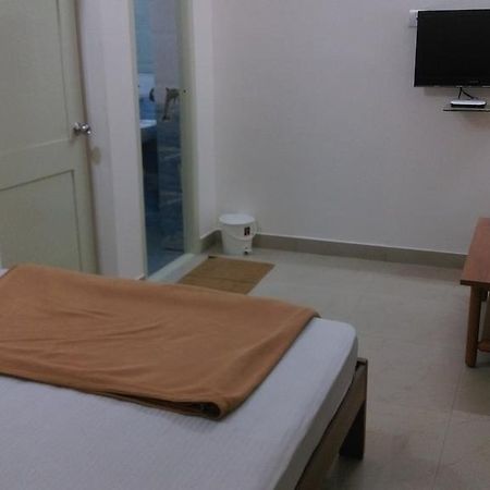 Hotel Queens Comfort Mysore Buitenkant foto