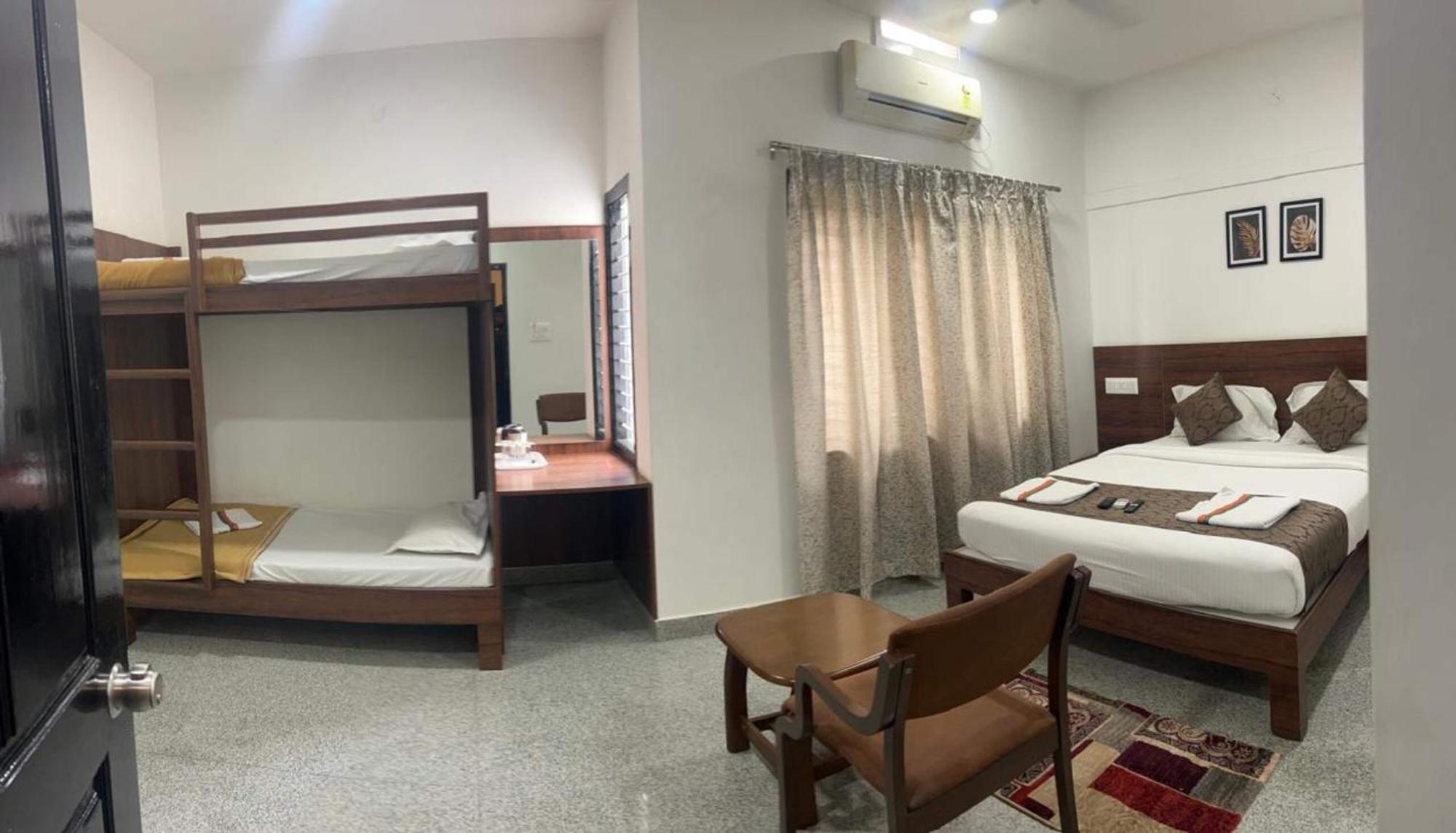 Hotel Queens Comfort Mysore Buitenkant foto