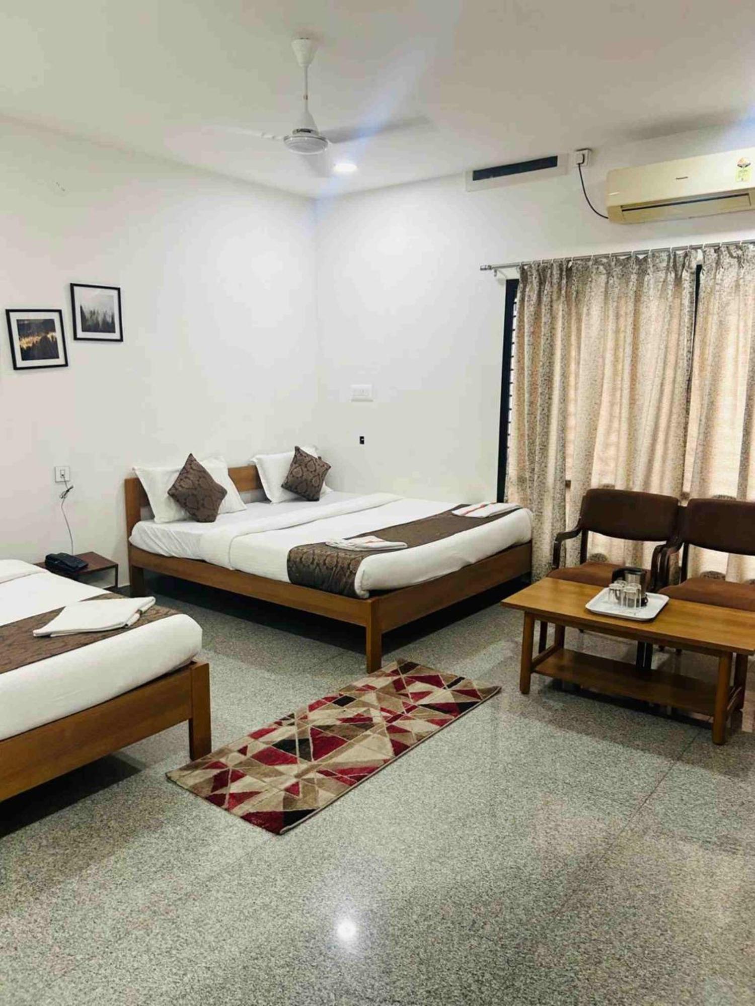 Hotel Queens Comfort Mysore Buitenkant foto