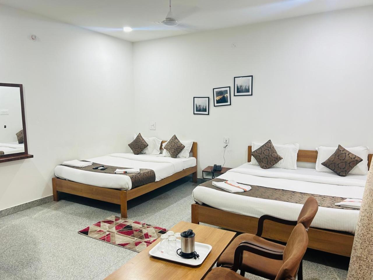 Hotel Queens Comfort Mysore Buitenkant foto