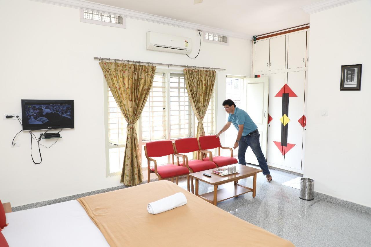 Hotel Queens Comfort Mysore Buitenkant foto