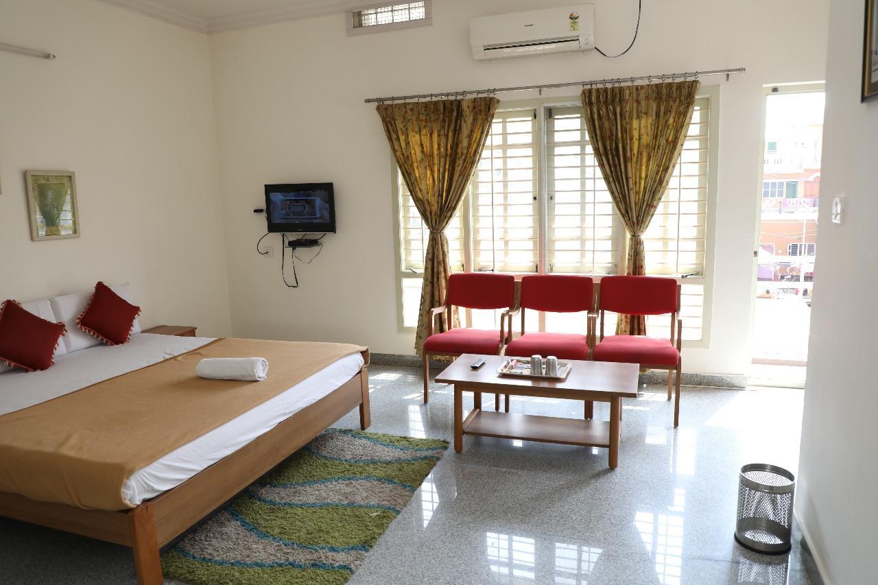 Hotel Queens Comfort Mysore Buitenkant foto