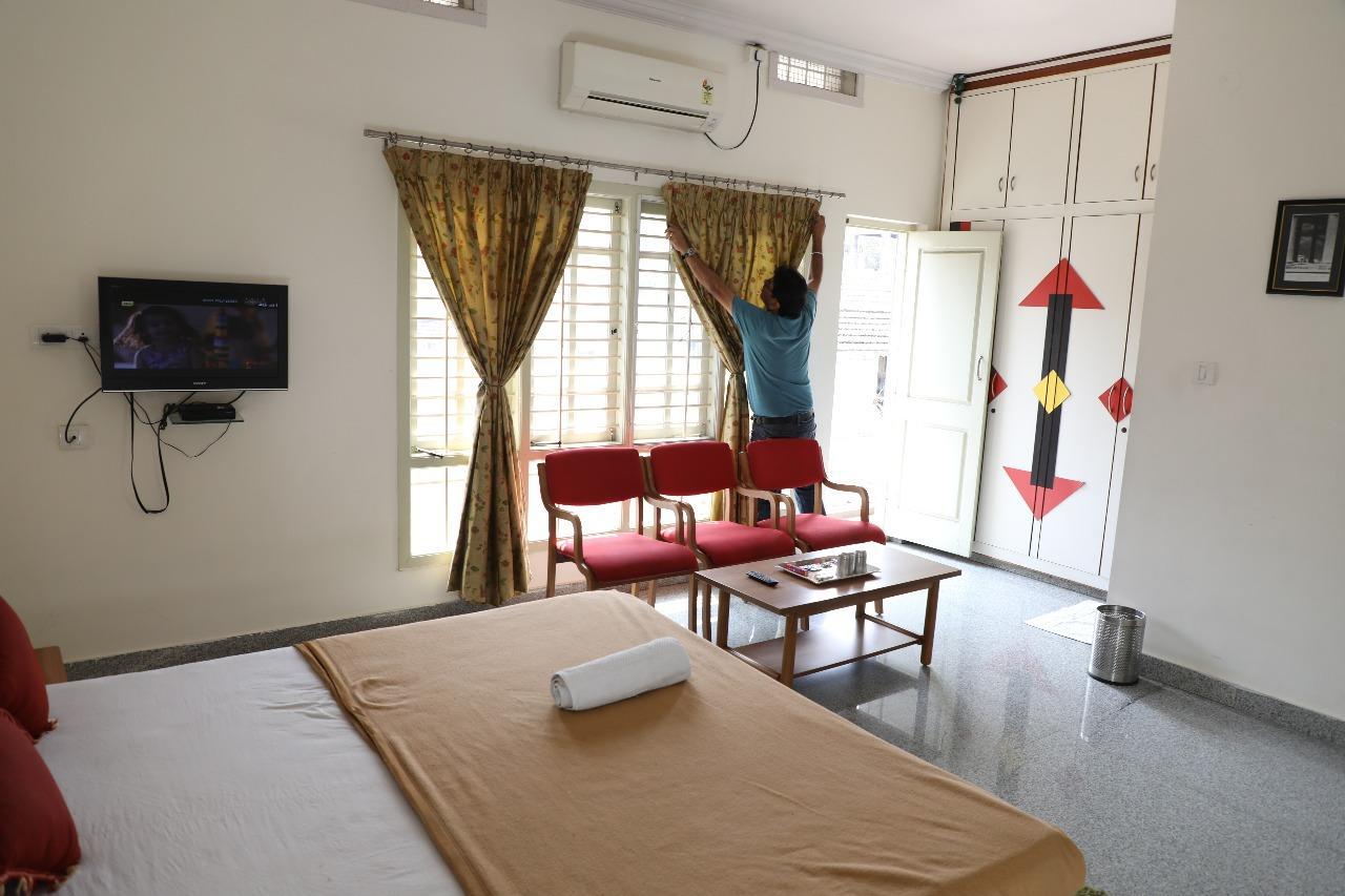 Hotel Queens Comfort Mysore Buitenkant foto